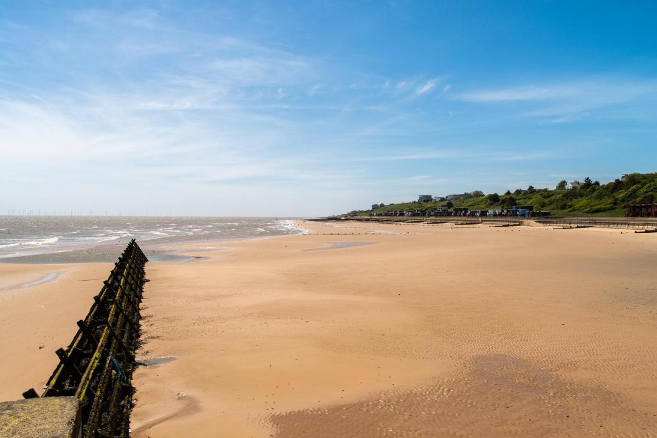 Hotel 6 Berth Caravan For Hire At Martello Beach Holiday Park In Essex Ref 29017Y Clacton-on-Sea Exterior foto